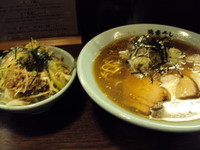 「鶏煮干しそば（細麺）+ねぎ飯」@東京煮干中華そば 三三㐂 大森の写真