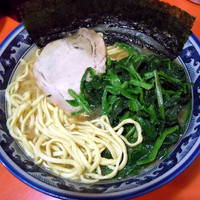 「ラーメン（中盛）￥７００＋ホウレンソウ￥５０」@麒麟の写真