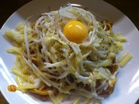 「マゼソバ （赤いヤツをワシワシ麺で！）￥730」@ラーメンアキラの写真