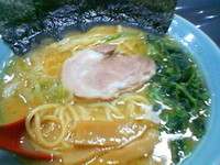 「豚骨ラーメン／醤油（￥６８０）」@横浜家系ラーメン 十十路の写真