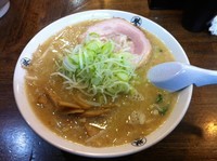 「みそらーめん 普通 700」@こってりらーめん 誉の写真