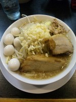 「ラーメン（小盛り・ニンニク増し・うずらトッピング）」@まるぎん二号の写真