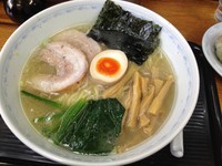 「しおらーめん＋餃子（￥650＋￥250）」@横浜とんとんの写真