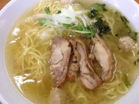「鶏塩拉麺 大盛（700円）」@富白 御徒町本店の写真