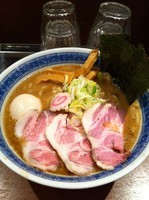 「特製中華そば」@俺の麺 春道の写真