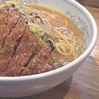 「ロース味噌たんめん、特盛」@麺工房マルオの写真