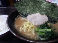 「ラーメン並盛 650円 (のりダブル(10枚) +150円)」@横浜家系らーめん 武術家の写真