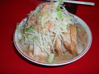 「小豚（野菜・ニンニク・アブラ）750円」@ラーメン二郎 湘南藤沢店の写真