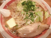 「赤味噌ラーメン＋バター　「680円＋100円」」@初代 麺や 宇三郎の写真