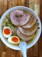 「チャーシューメン　８００円＋煮玉子１００円」@青竹手打ちラーメン 日向屋の写真
