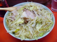 「小ラーメン　（にんにく）　６００円」@ラーメン二郎 三田本店の写真