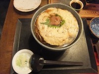 「梅玉子とじそば800円(ディナータイムなのでサービス料別途)」@北前そば高田屋 竹橋店の写真