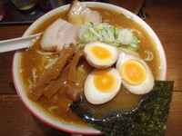 「よし丸ラーメン(大盛)+たまご(750円+無料)」@らーめん よし丸の写真