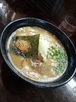「濃厚魚介豚骨らーめん」@麺や 飛来の写真