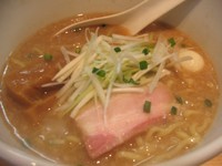 「牛骨醤油らぁめん」@らぁめんまんの写真