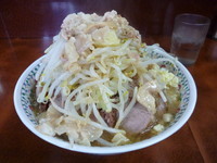 「小ラーメン豚入り　ヤサイニンニクアブラカラメ」@ラーメン二郎 めじろ台法政大学前店の写真