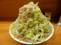 「小豚　麺固めヤサイニンニクアブラカラメ」@ラーメン二郎 立川店の写真