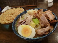 「もり野菜・塩　麺量普通あつもり　ニンニクアブラ」@東池袋大勝軒 八王子店の写真