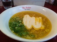 「らぁ麺フロマージュ」@黄金の塩らぁ麺 due Italian 市ヶ谷店の写真