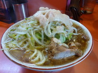 「小豚　麺柔らかめヤサイニンニクアブラカラメ」@ラーメン二郎 仙川店の写真