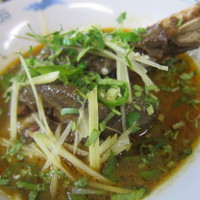 「ネハリ(マトンモモ肉パキスタンカレー)(1000円)」@ハンディーレストランの写真