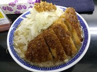 「味噌カツラーメン(930円)にんにく少なめ」@東葛MARUKAKU 南柏店の写真