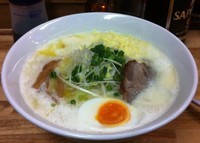 「牛乳らーめん＋チーズトッピング」@しろくま食堂の写真