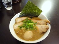 「らーめん（650円）＋味玉＋チャーシュー」@麺喰屋 澤の写真