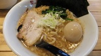 「ギッタギタの背脂醤油ラーメン」@梨の花の写真
