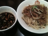 「肉盛りつけ麺200ｇ（780円）」@魁 肉盛りつけ麺 六代目けいすけの写真