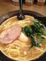 「らーめん（太麺）＋味玉」@誠屋 大森山王店の写真