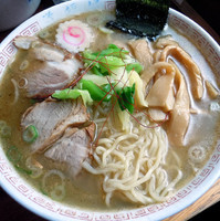 「塩らあめん￥６８０＋中盛り￥１００」@中華めん処 道頓堀の写真