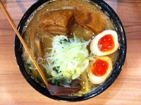 「煮豚らぁめん　８５０円」@極麺 大森の写真