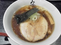 「醤油らーめん並盛　太麺180g　￥650」@麺処 みどりの写真