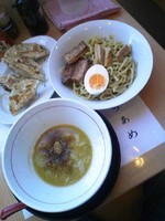 「つけ麺（中盛）+餃子500円(ｸﾞﾙｰﾎﾟﾝ価格)通1050」@味壱の写真