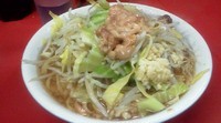 「小豚入りラーメン（ヤサイニンニクアブラ）」@ラーメン二郎 環七一之江店の写真