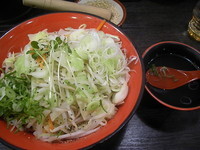 「ベジタブル油そば」@油そば総本店 だるまのめ 新宿中央東口店の写真