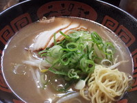 「希望軒とんこつラーメン」@希望軒 新宿三丁目店の写真