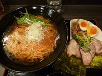 「特製豊潤鶏だし醤油ラーメン９５０円＋大盛１５０円」@麺処 ほん田 nijiの写真