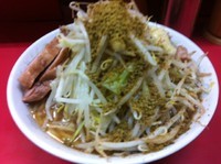 「小ラーメン＋ふりふりカレー　（700円＋50円）」@ラーメン二郎 上野毛店の写真