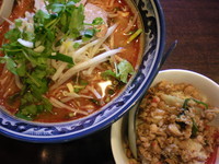 「トムヤムラーメン・ミニガパオ・ランチセット（８７０円）」@ティーヌン 西早稲田本店の写真