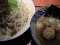 「濃厚つけ麺ジロベジのせ（９００円）・中盛り」@麺処 井の庄 立川店の写真