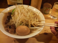 「豚そば・並・オールデフォ＋味玉」@ラーメン慶次郎 本店の写真