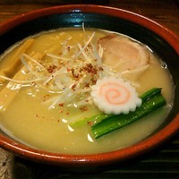 「特濃鶏白湯塩＋半替玉」@拉麺酒房 熊人の写真