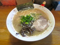 「らーめん　バリカタ（＋替え玉）」@博多長浜らーめん いっきの写真