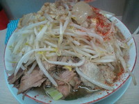 「ラーメン やさい あぶら とうがらし にんにく少し」@ラーメン二郎 高田馬場店の写真