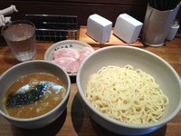 「つけ麺 チャーシュートッピング」@麺屋吉左右の写真
