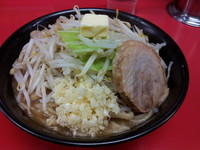 「ミソラーメン（中盛３００ｇ）８００円＋バター１００円」@ドン-キタモトの写真