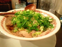 「京都濃厚醤油ラーメン￥580」@よってこや 新宿南口店の写真