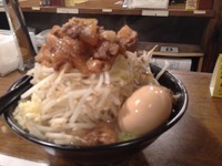 「スタ麺（トリプル）＋味玉＋ヤサイまし・にんにく」@スタ麺 轟の写真